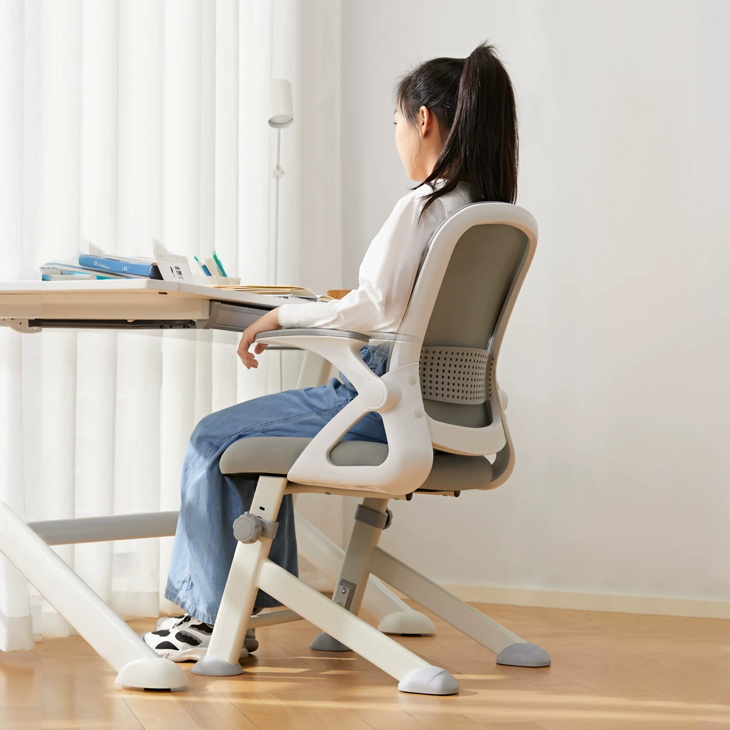 Bajijian chair lineup on Taobao